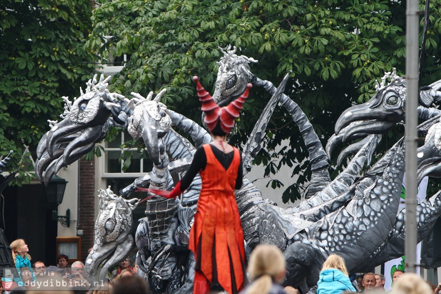 2011-07-03 Close-Act ism Theaterschip - Saurus Parade (Deventer Op Stelten) 003 (1)